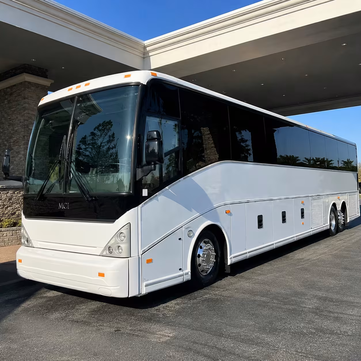 corporate airport shuttle buses for teams flying into duluth