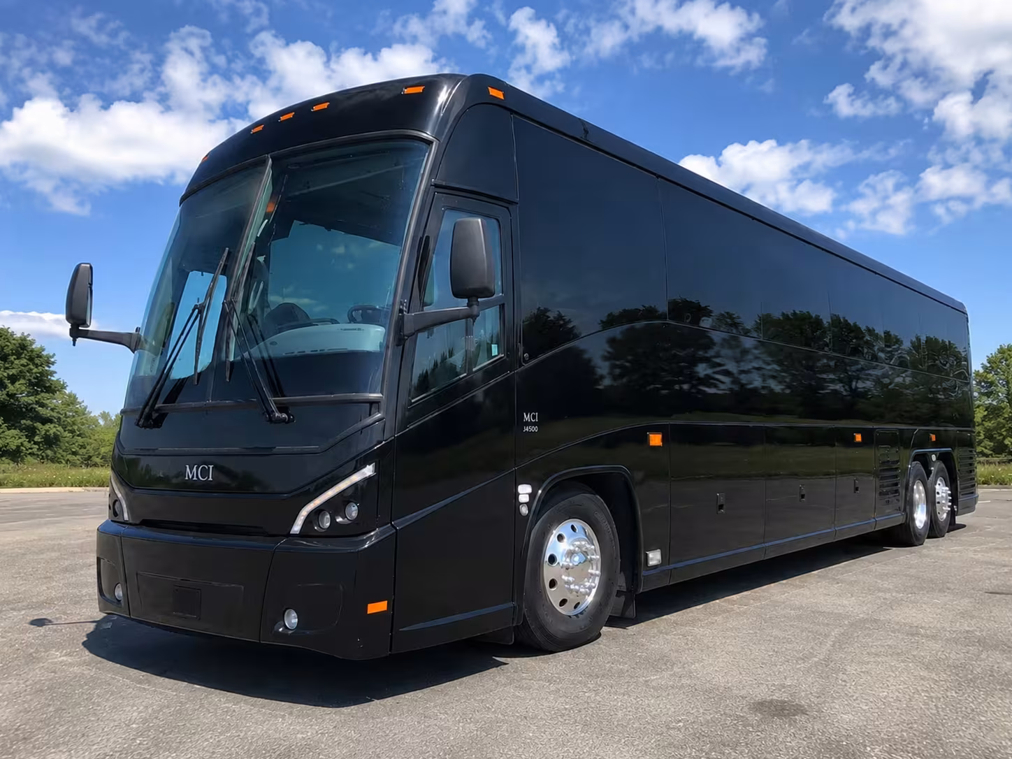 duluth sports team and fan group transportation to amsoil arena and beyond